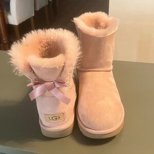 UGG Pink Bailey bow boots women’s 8